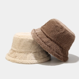 Chapeaux bob en peluche chaude de couleur unie beige et marron pour l'automne et l'hiver