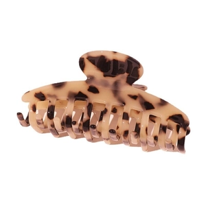 Detailed view of the tortoise shell pattern on the acetate hair claw clip with multi-teeth
