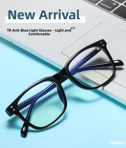 Close-up of lightweight TR90 square frame glasses with anti-blue light lenses and size details