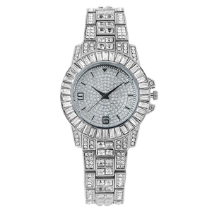 Orologio al quarzo da donna in argento con strass trasparenti su quadrante e cinturino