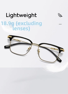 Dettaglio della montura occhiali semicerchiata nero e oro da 18,9g per un comfort leggero