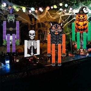 Set di decorazioni appese per Halloween con strega scheletro gatto e zucca in carta