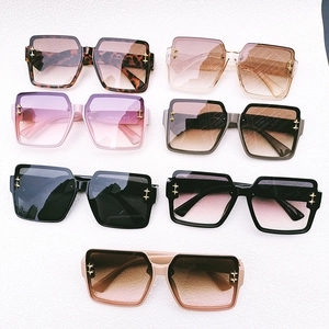 Square Oversized Sunglasses Fashion Resin Frame PC Lens UV400 Protection Star Decor Trendy Eyewear Men Women