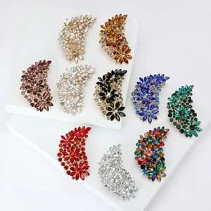 Vintage Alloy Crystal Flower Brooch For Women Sparkling Rhinestone Elegant Crescent Pin Banquet Wedding Statement Jewelry Accessory