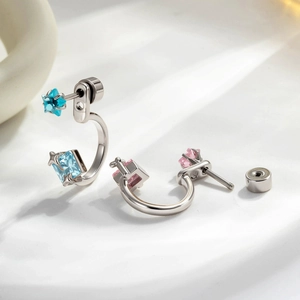 Star and square zircon C-shaped earrings in silver metal with blue and pink gemstones