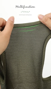 Dettaglio della borsa per toelettatura gatti in rete traspirante verde ed elastica
