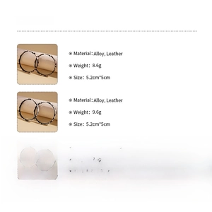 Size chart for leopard print hoop earrings detailing weight 8.6g and size 5.2x5cm
