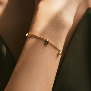 Elegant s925 sterling silver gold chain bracelet with emerald green beads and diamond charm