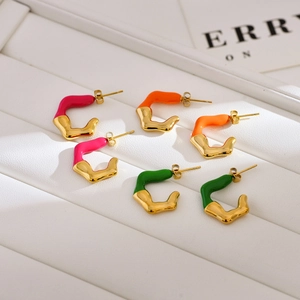 Three pairs of irregular C-shaped gold-plated stainless steel earrings in three colors
