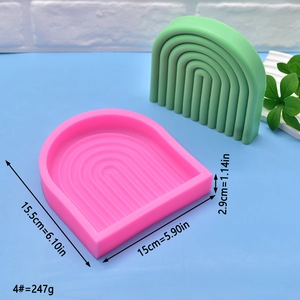 Detailed view of arch silicone mold dimensions measuring 15.5cm x 15cm x 2.9cm