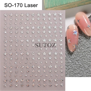 Detail von SO-170 3D-Laser-Stern-Nagelstickern mit holografischem Effekt auf Rosa Nägeln