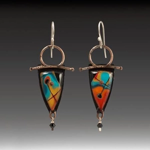 Boucles d'oreilles rétro géométriques avec émail multicolore et cadres en bronze