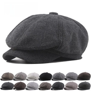 Vue détaillée de la casquette gavroche en tissu à chevrons avec plusieurs coloris