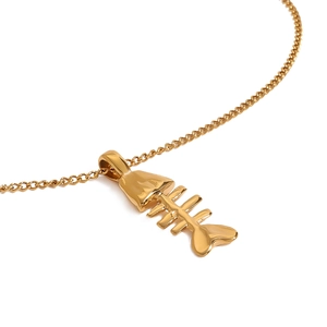 Collier minimaliste en acier titane plaqué or 18k avec pendentif élégant en arête de poisson
