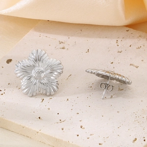 Orecchini a girasole in acciaio inossidabile argento con raffinato design floreale