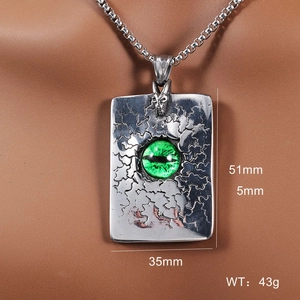 Pendentif gothique en acier inoxydable 316L avec œil vert et texture fissurée