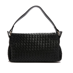 Elegante borsa a tracolla nera con trama intrecciata e design rettangolare minimal