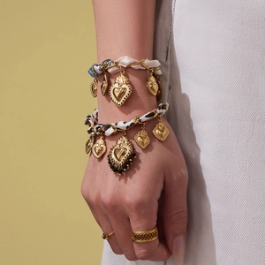 Bracciale con ciondoli a cuore in acciaio inossidabile stile Maillard e tessuto
