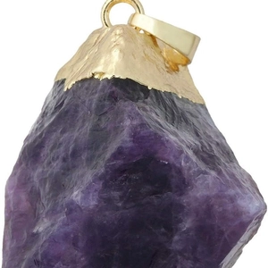 Natuurlijke ruwe paarse amethist kristallen hanger met gouden metalen sluiting detail