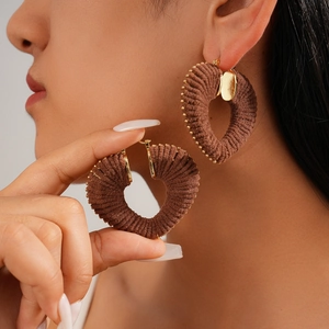 Brown woven heart hoop earrings with golden clasp for women, vintage minimalist style