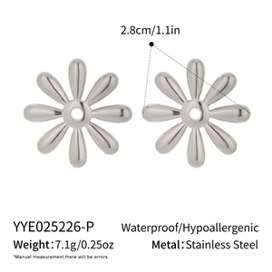 Close-up detail of silver floral stainless steel earrings with 2.8cm size and weight info
