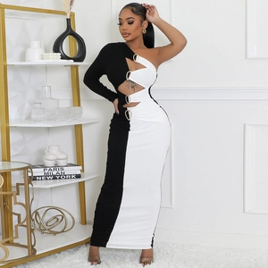 Robe asymétrique bicolore pour femme avec découpe à la taille et anneau en métal