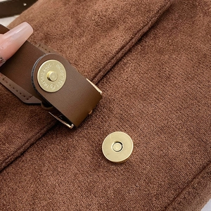 Vintage matte brown suede shoulder bag featuring a premium magnetic gold metal buckle