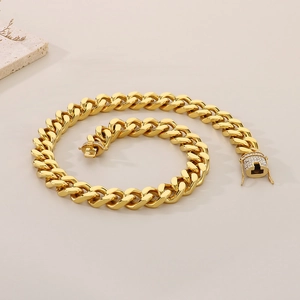 Gold-plated 316L stainless steel Cuban chain necklace with sparkling crystal encrusted clasp