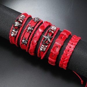 Ensemble de Bracelets en Cuir Multicouche Rouge Punk Rock pour Hommes Avec Charmes de Crâne et d'Étoile en Alliage Réglable