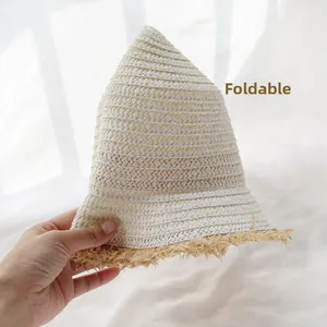 Chapeau de paille pliable beige avec bords effilochés bohème pour le soleil