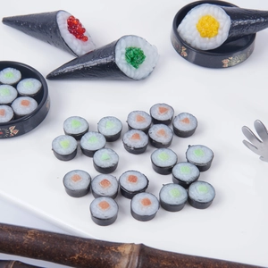 Μινιατούρα ιαπωνικό σετ σούσι με maki και temaki για κουζίνα κουκλόσπιτου DIY