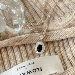 925 Sterling silver necklace with black oval gemstone and textured vintage frame