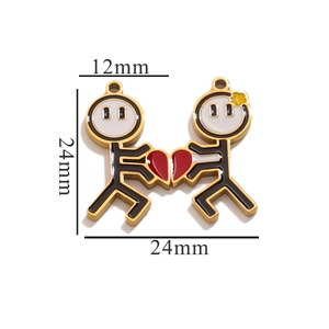 Tableau de tailles détaillé des pendentifs cœur stickman plaqués or 18k de 24mm de haut