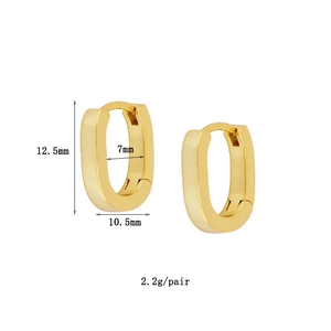 Close-up of golden U-shaped earrings with dimensions 12.5mm height and 7mm inner diameter