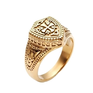 Bague bouclier croix dorée vintage pour hommes avec design de chevalier rétro médiéval