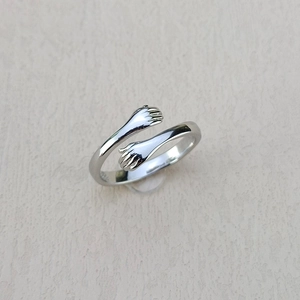 Adjustable 925 sterling silver hugging hands open ring for couples in minimalist style