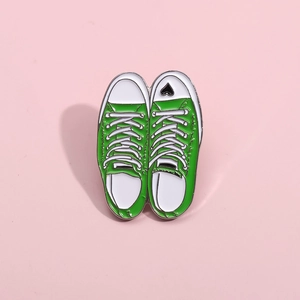 Green Canvas Shoe Shape Alloy Enamel Brooch Personalized Apparel Bag Accessory Painted Jewelry For Men Women