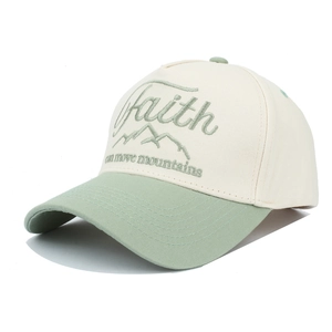 Casquette bicolore avec broderie Faith verte et montagnes sur coton blanc cassé
