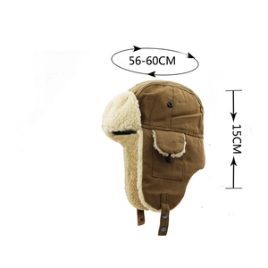 Détail du bonnet d'aviateur marron avec doublure en sherpa et guide de taille 56-60cm