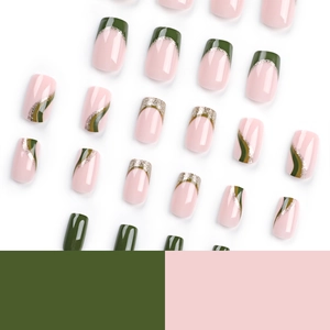 Unghie finte stile francese in verde scuro con glitter argento e design elegante