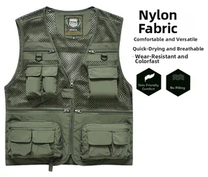 Détail de la veste tactique en mesh de nylon vert armée en tissu respirant et séchant vite