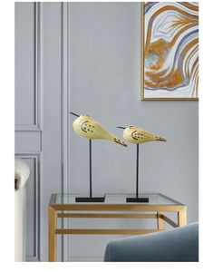 Ensemble de figurines d'oiseaux nordiques modernes sur supports noirs pour la maison