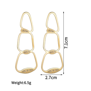 Irregular geometric 18K gold earrings with tassel and rhinestones measuring 7.1cm