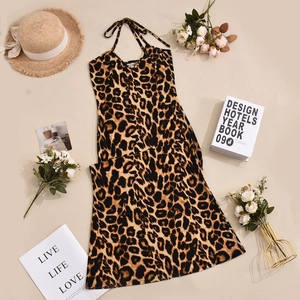 Flachbild des Neckholder-Kleides mit Leopardenmuster, rückenfreiem Design und Strand-Deko