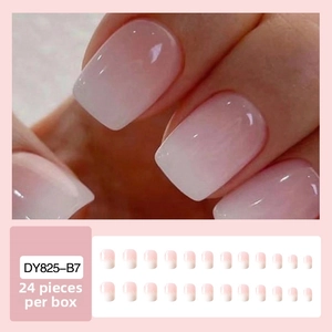 Dettaglio di 24 unghie finte quadrate sfumate rosa con confezione completa del set