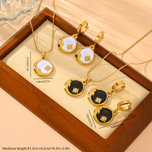 Parure bijoux acier inoxydable avec pendentifs soleil lune émail et boucles