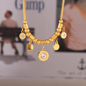 Collier Pendentif Femme Acier Titane Plaqué Or Disque Chiffres Romains Incrusté Zircon Chaîne Serpent Bijoux Clavicule Vintage Chic