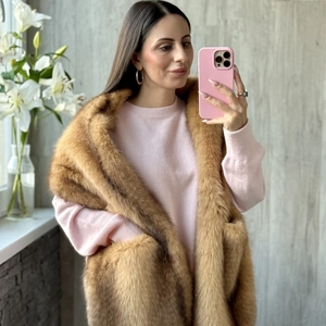 Women Faux Fox Fur Scarf Shawl Long Thick Winter Warmer Wrap With Pockets Casual Elegant Fashion
