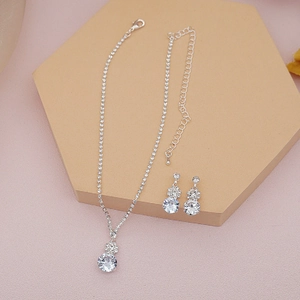 Exquisite silver claw chain necklace and earrings jewelry set with shiny round crystals