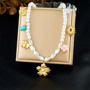 Collier En Künstliche Perles À Multi Pendentifs Avec Acier Inoxydable Plaqué Or Tournesol Abeille Papillon Bijoux Bohème Élégants Femme
